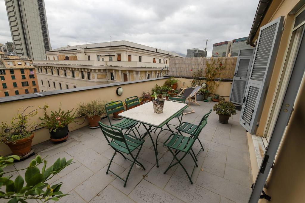 Altido Apt For 3 With Rooftop Balcony And Lovely Cityview Genova Eksteriør bilde
